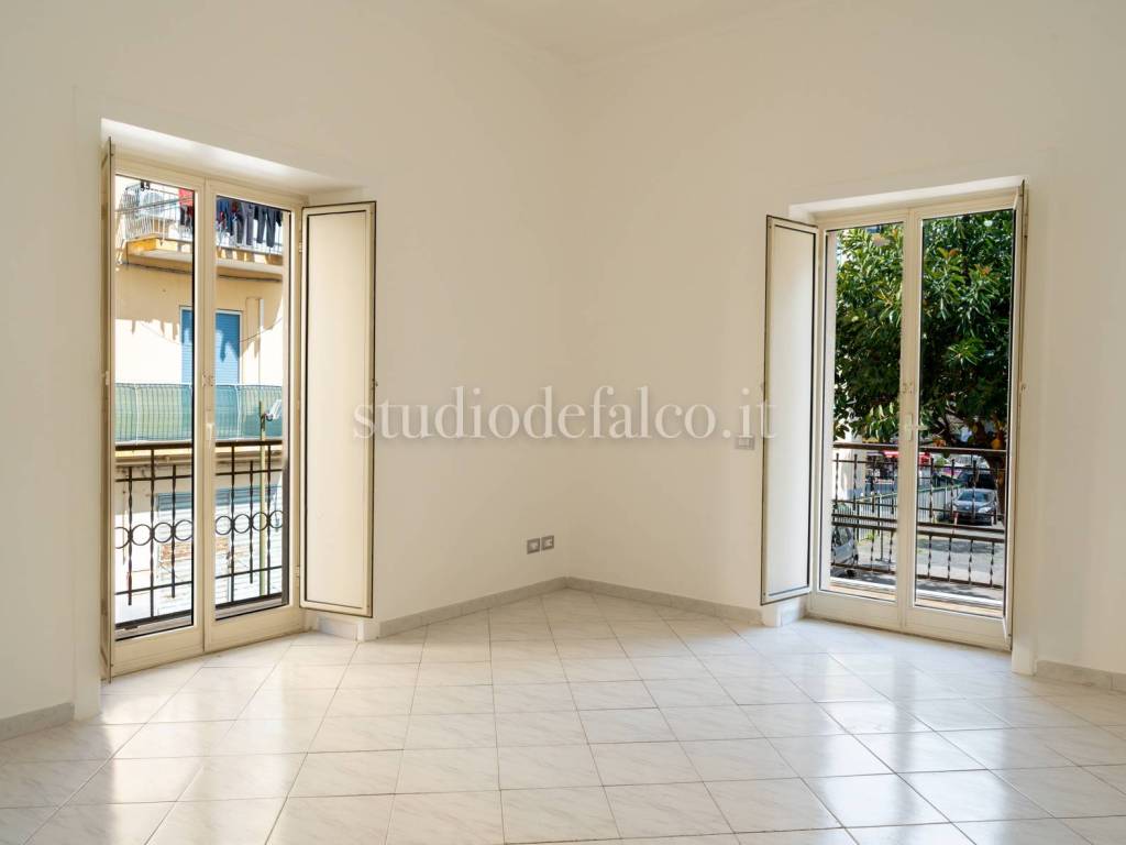 appartamento in vendita a Napoli in zona Bagnoli