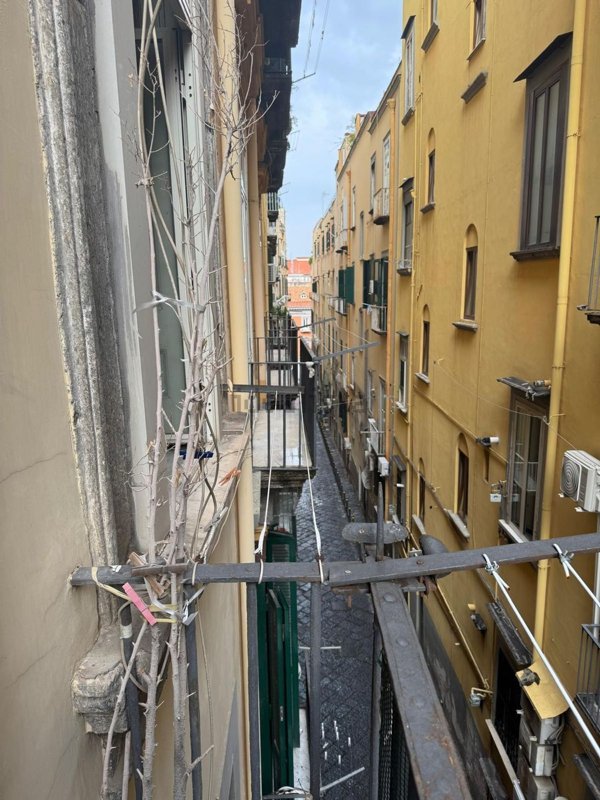 appartamento in vendita a Napoli in zona San Ferdinando