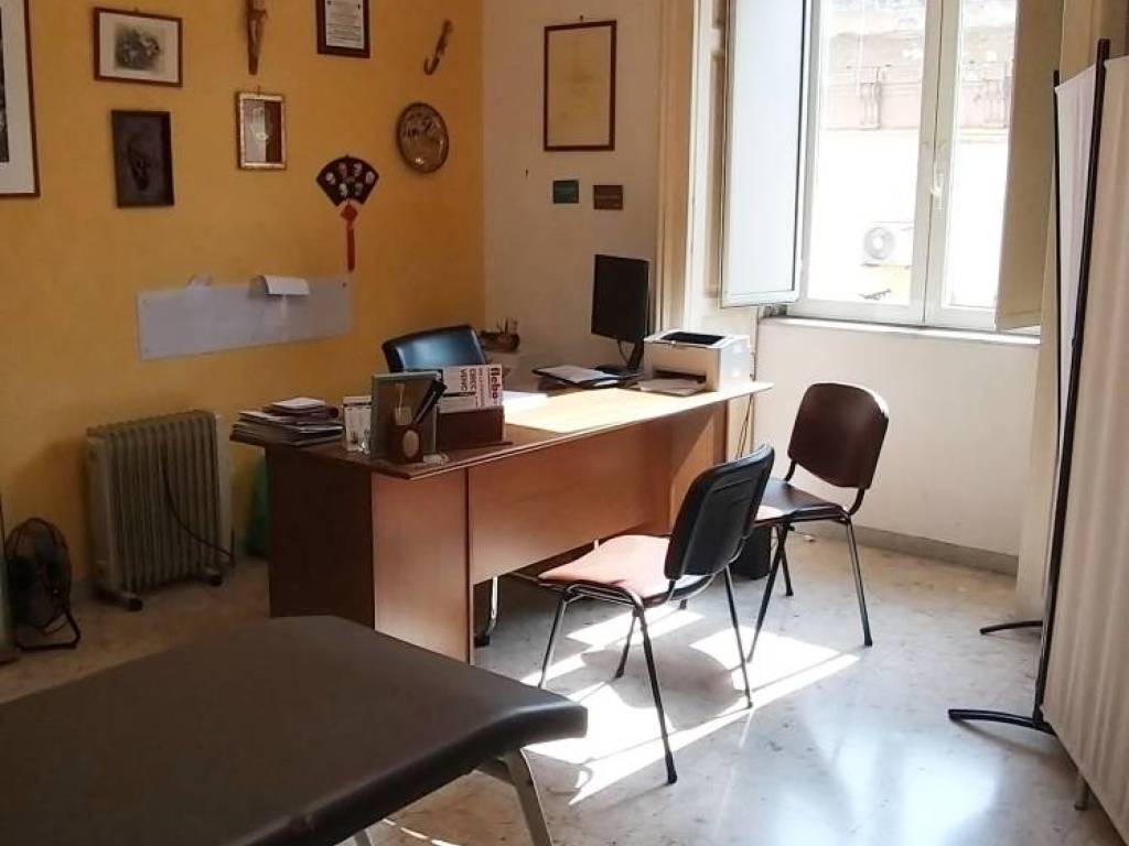 appartamento in vendita a Napoli in zona Pendino / San Giuseppe