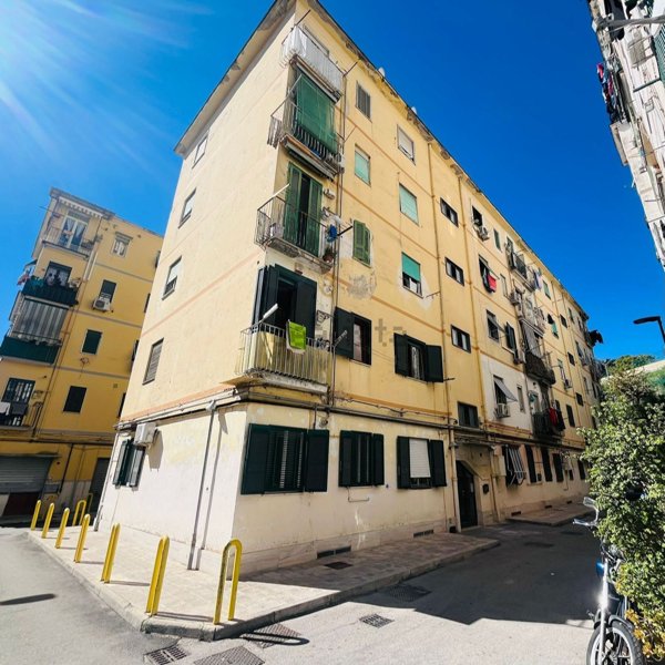 appartamento in vendita a Napoli in zona Fuorigrotta