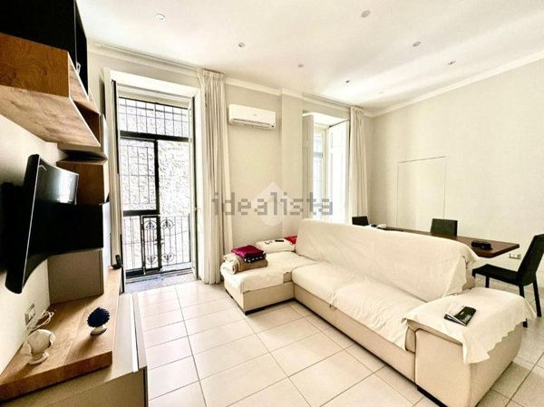 appartamento in vendita a Napoli in zona Chiaia