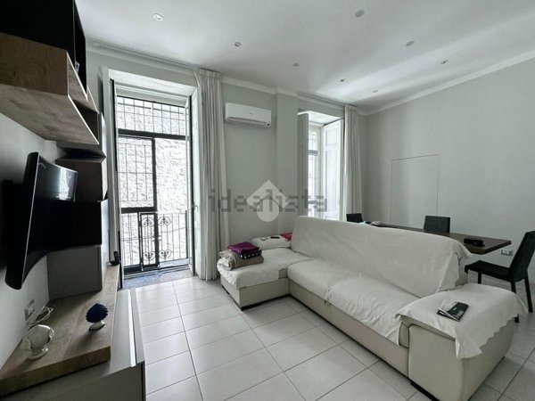 appartamento in vendita a Napoli in zona Chiaia