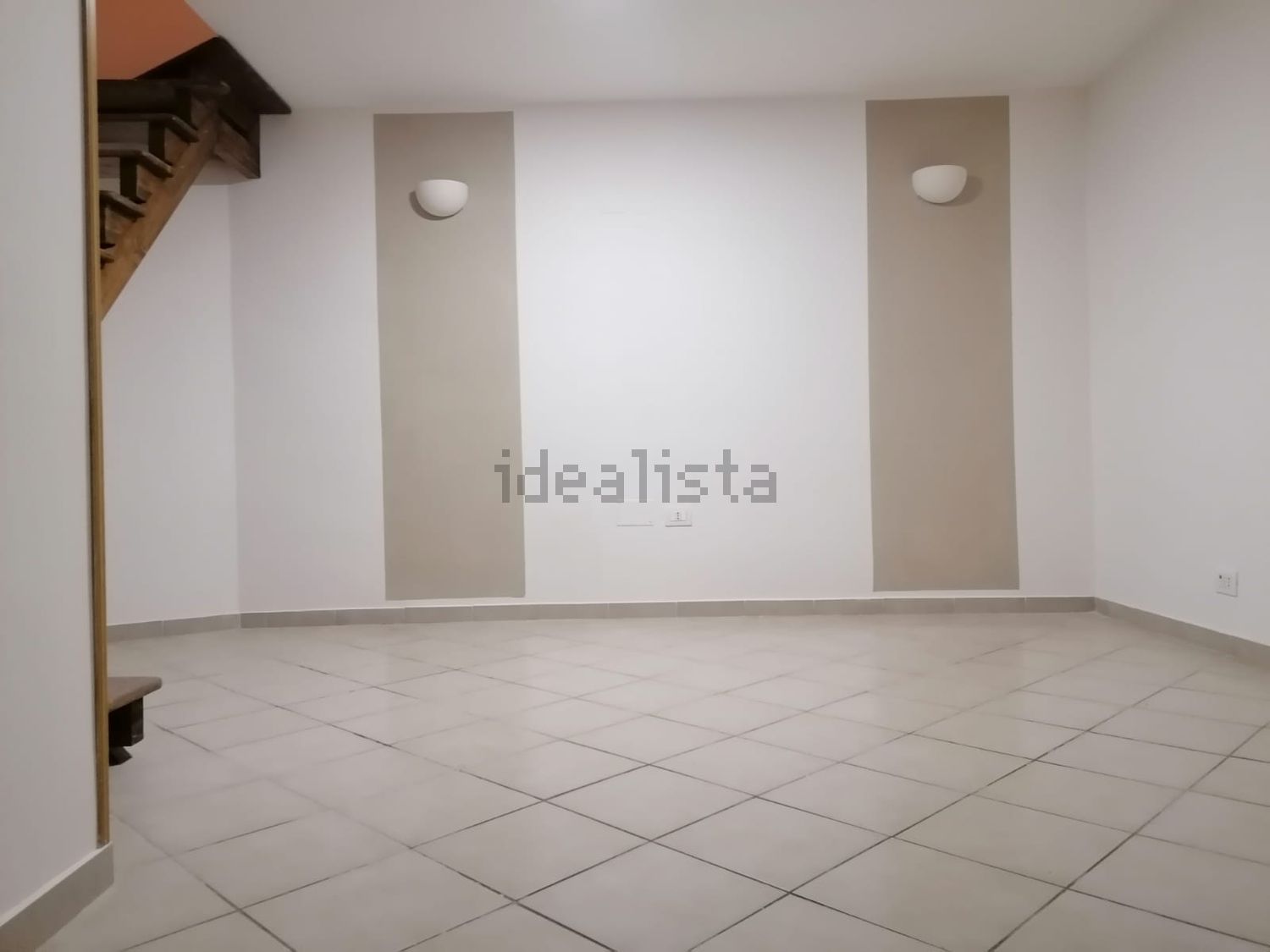 appartamento in vendita a Napoli in zona San Carlo all'Arena