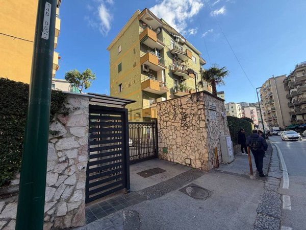 appartamento in vendita a Napoli in zona Fuorigrotta
