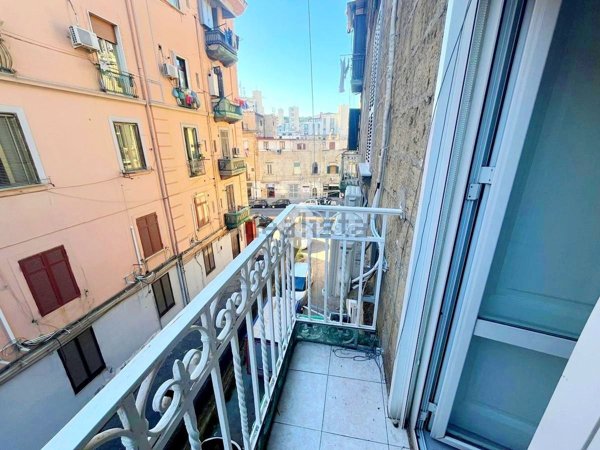 appartamento in vendita a Napoli in zona San Carlo all'Arena