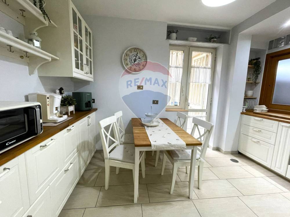 appartamento in vendita a Napoli in zona Arenella