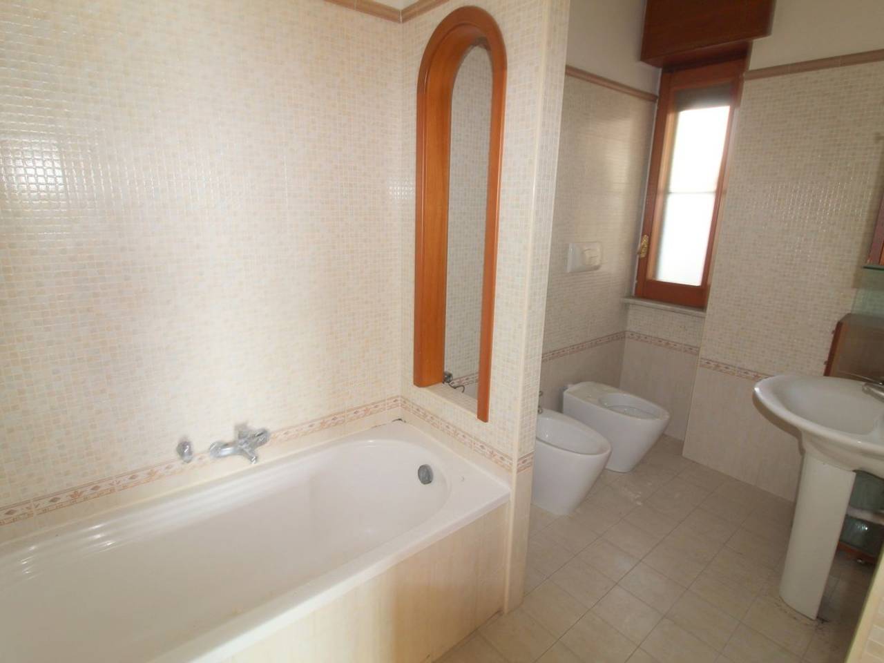 appartamento in vendita a Napoli in zona Stella