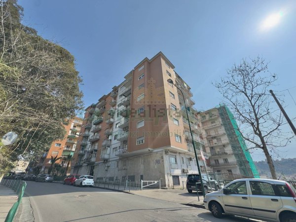 appartamento in vendita a Napoli in zona Bagnoli