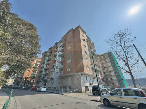 appartamento in vendita a Napoli in zona Bagnoli