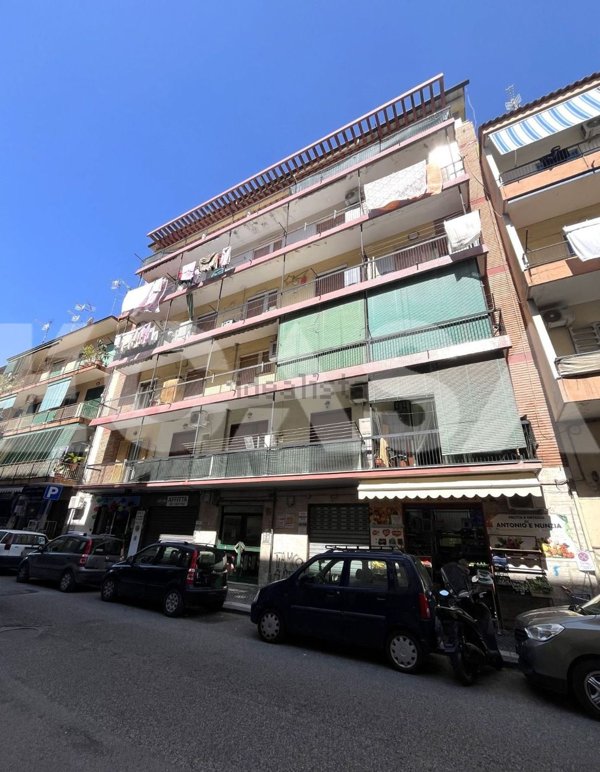 appartamento in vendita a Napoli in zona Secondigliano