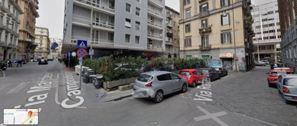 negozio in vendita a Napoli in zona Porto