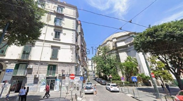appartamento in vendita a Napoli in zona San Carlo all'Arena