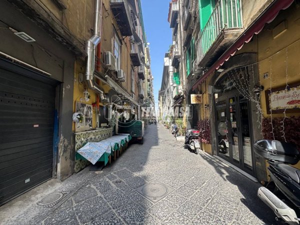 appartamento in vendita a Napoli in zona Stella