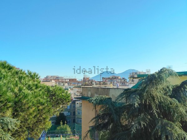 appartamento in vendita a Napoli in zona Arenella