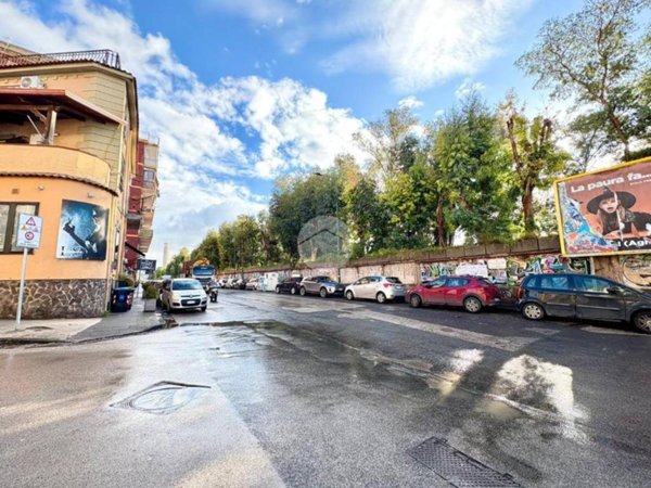 appartamento in vendita a Napoli in zona Bagnoli