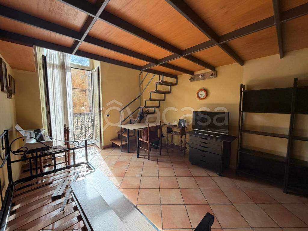 appartamento in vendita a Napoli in zona Mercato