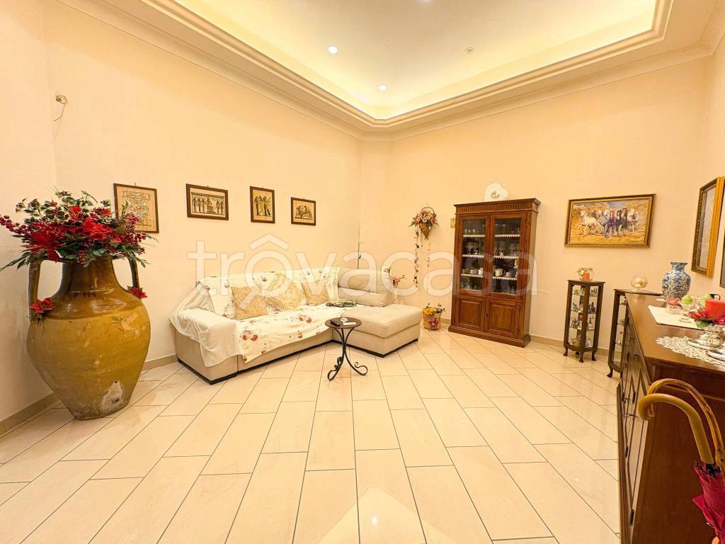 appartamento in vendita a Napoli in zona Stella