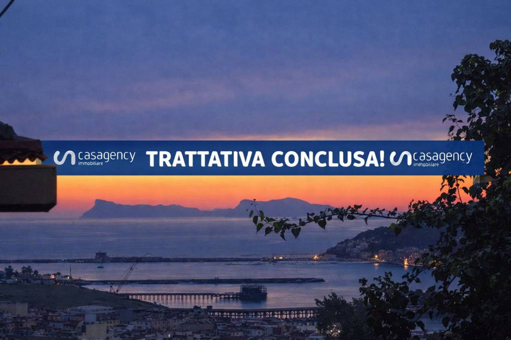 appartamento in vendita a Napoli in zona Bagnoli