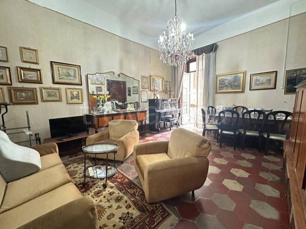 appartamento in vendita a Napoli in zona Pendino / San Giuseppe