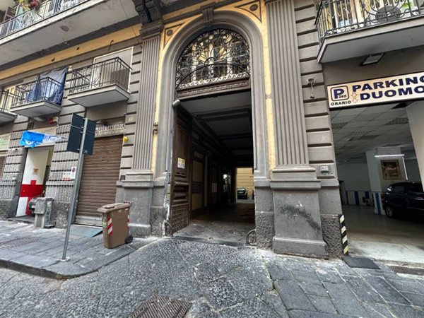 appartamento in vendita a Napoli in zona Pendino / San Giuseppe