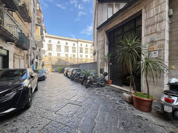 appartamento in vendita a Napoli in zona Pendino / San Giuseppe
