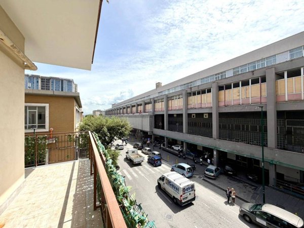 appartamento in vendita a Napoli in zona Vicaria