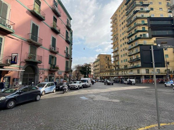appartamento in vendita a Napoli in zona Stella
