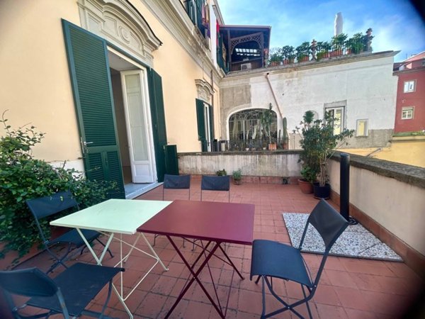 appartamento in vendita a Napoli in zona Chiaia