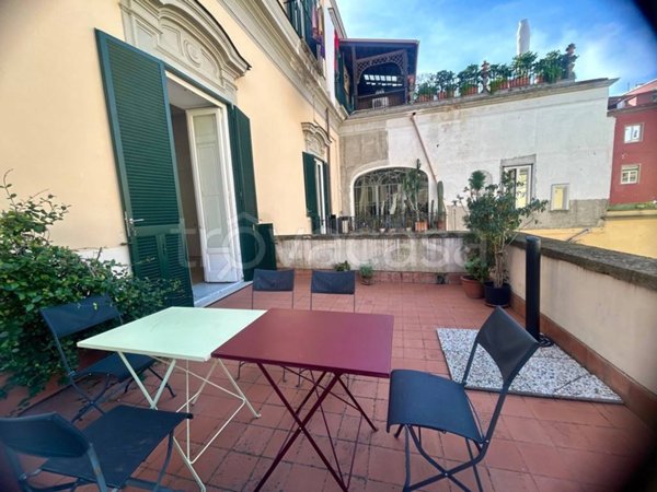 appartamento in vendita a Napoli in zona Chiaia