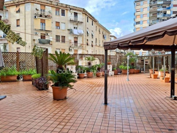 appartamento in vendita a Napoli in zona Pendino / San Giuseppe