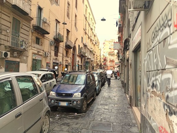 appartamento in vendita a Napoli in zona San Lorenzo
