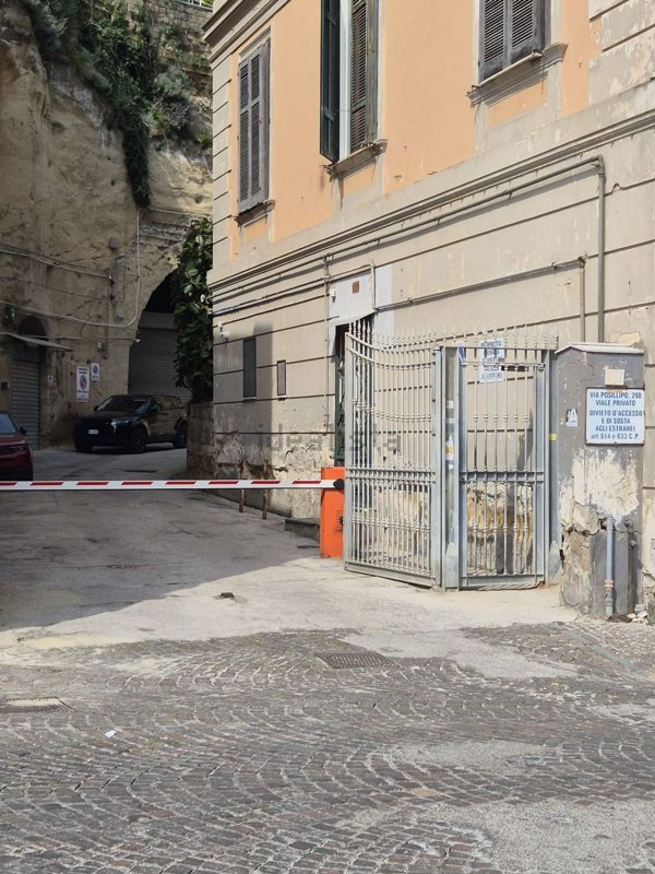 appartamento in vendita a Napoli in zona Posillipo