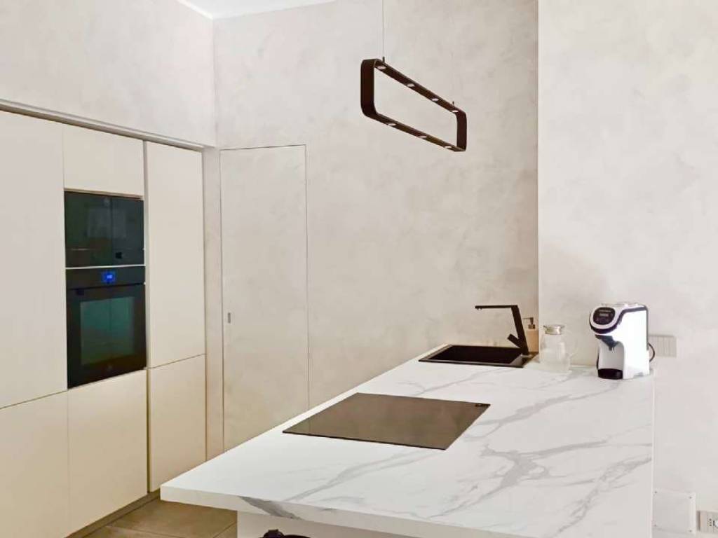 appartamento in vendita a Napoli in zona Chiaia