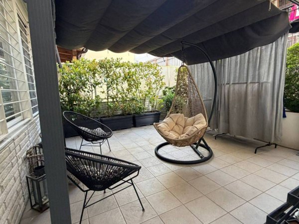 appartamento in vendita a Napoli in zona San Carlo all'Arena