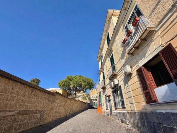 appartamento in vendita a Napoli in zona Posillipo