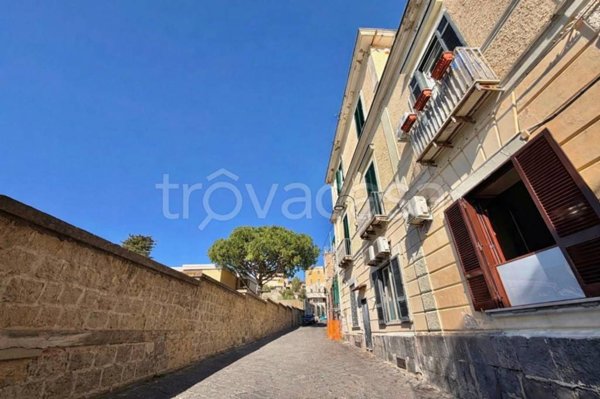 appartamento in vendita a Napoli in zona Posillipo