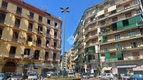 appartamento in vendita a Napoli in zona San Carlo all'Arena