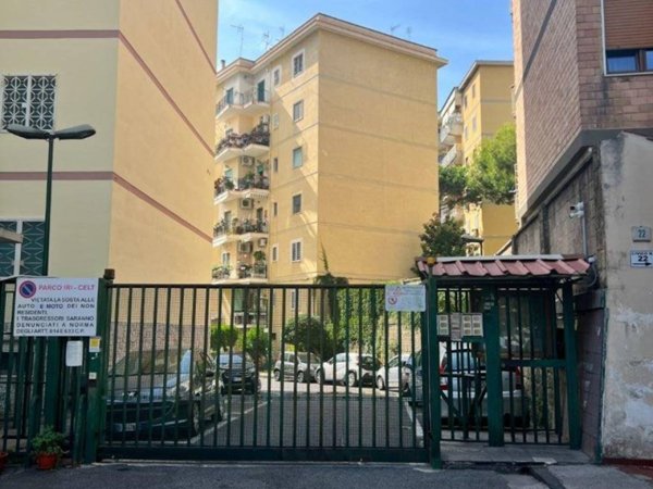 appartamento in vendita a Napoli in zona Arenella