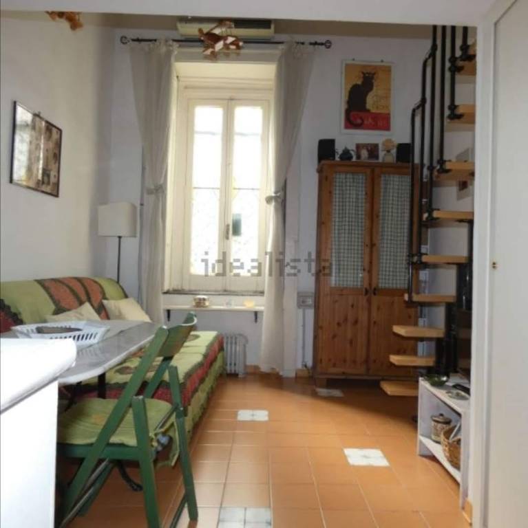 appartamento in vendita a Napoli in zona Chiaia