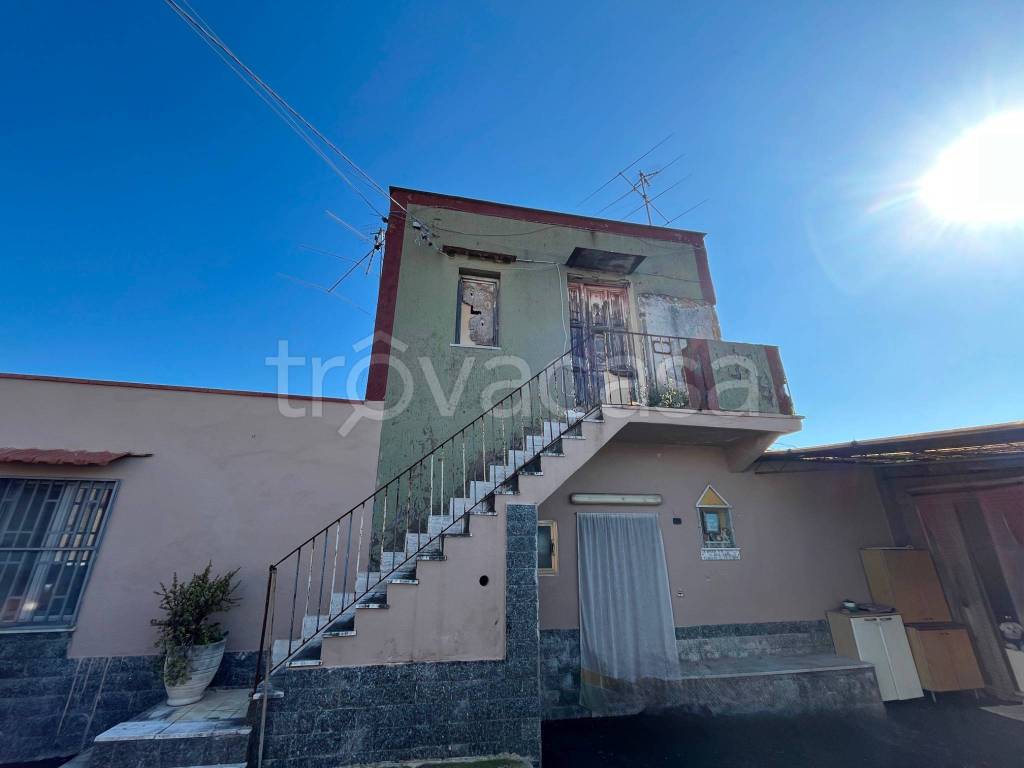 casa indipendente in vendita a Napoli in zona Ponticelli