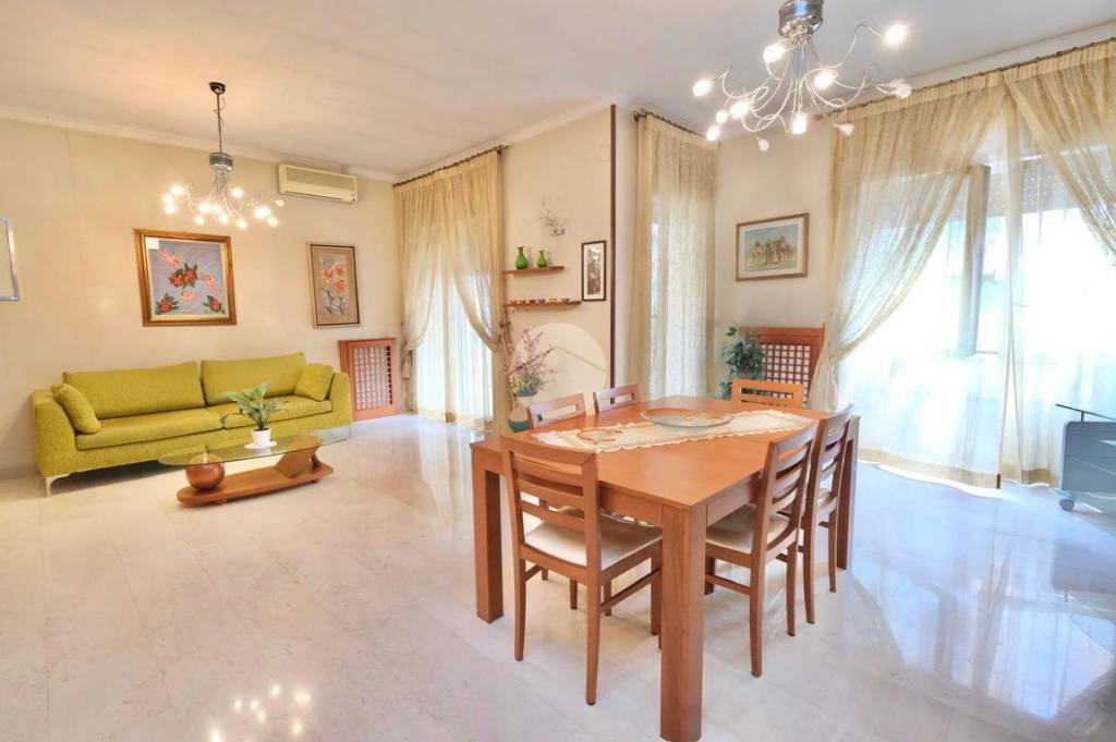 appartamento in vendita a Napoli