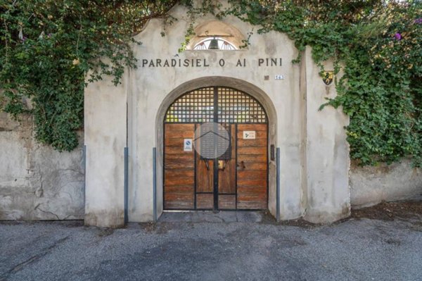 appartamento in vendita a Napoli in zona Posillipo