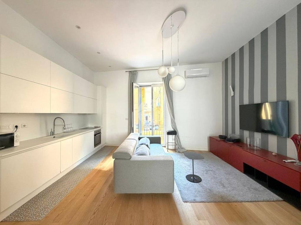 appartamento in vendita a Napoli in zona Chiaia