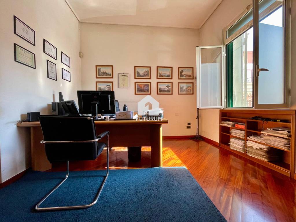 appartamento in vendita a Napoli in zona Zona Industriale-Ferrovia