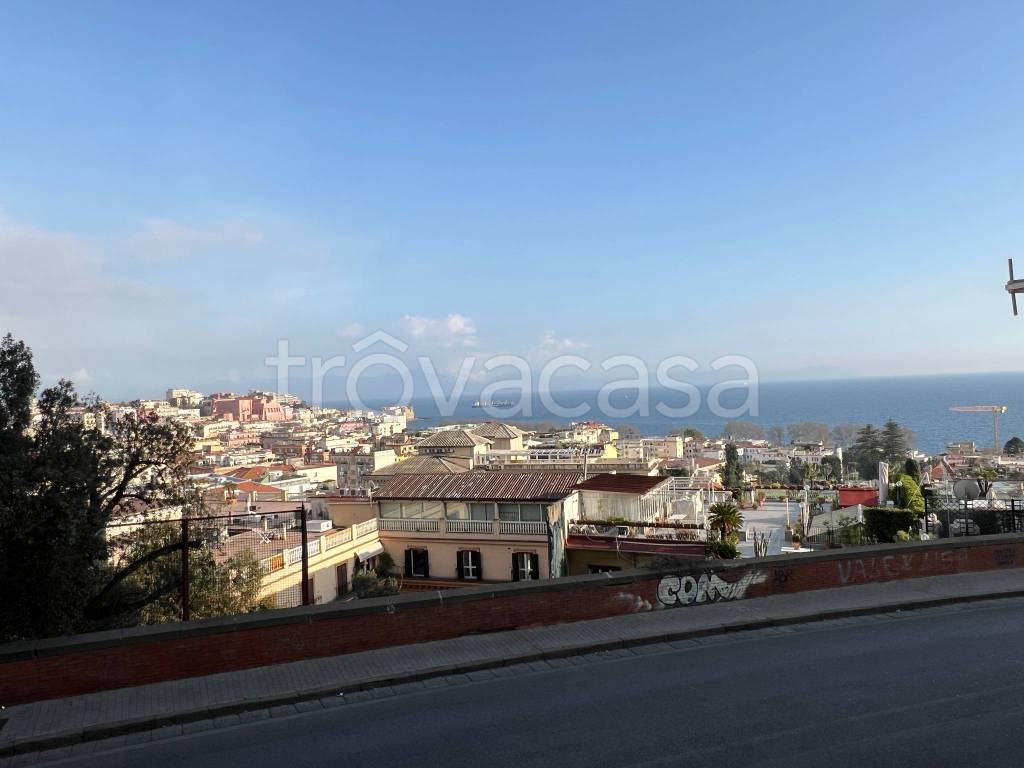 monolocale in vendita a Napoli in zona Chiaia