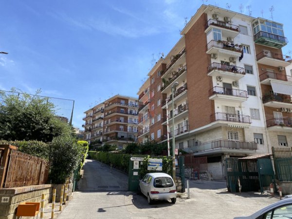 appartamento in vendita a Napoli in zona Vomero