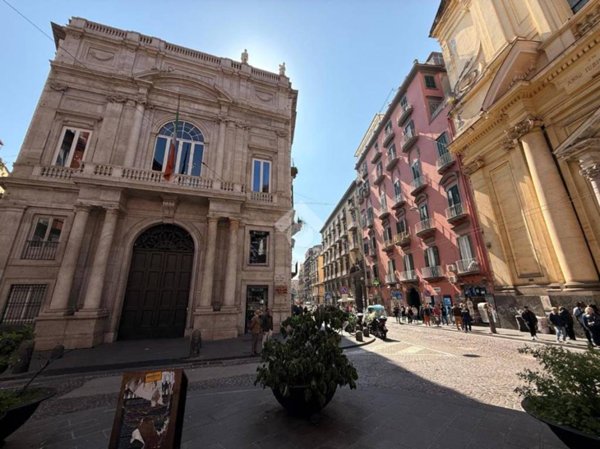 locale commerciale in vendita a Napoli