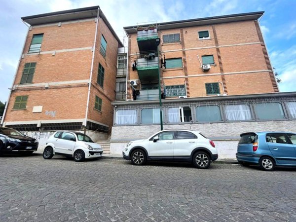 appartamento in vendita a Napoli in zona Pianura