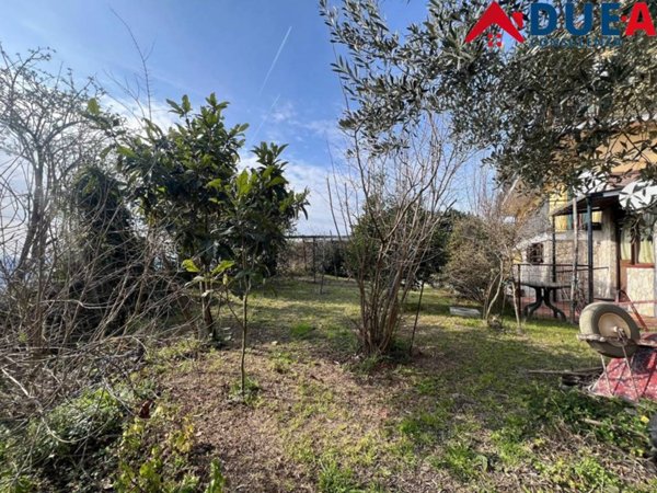 casa indipendente in vendita a Napoli in zona Camaldoli