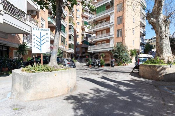 appartamento in vendita a Napoli in zona Stella